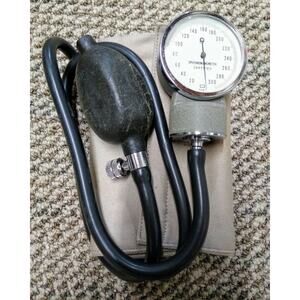 VTG Blood Pressure Sphygmomanometer Gauge with Box & Original Invoice 1985